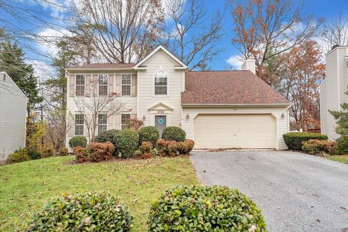 4715 Ivy Green Ct, Roanoke, VA, 24018-7317 | Card Image