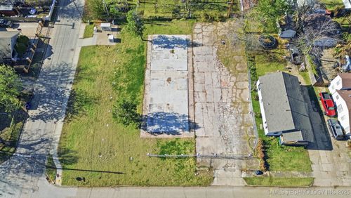 3015 E Archer St, Tulsa, OK, 74110-5557 | Card Image