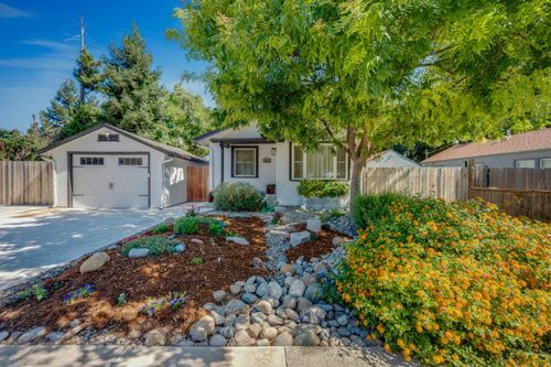 5345 13th Ave, Sacramento, CA, 95820-2317 | Card Image