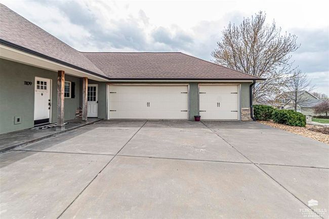 1109 S Mill Point Cir, House other with 4 bedrooms, 3 bathrooms and null parking in Manhattan KS | Image 45