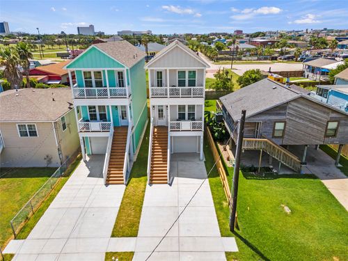 5747 Avenue R, Galveston, TX, 77551-5527 | Card Image