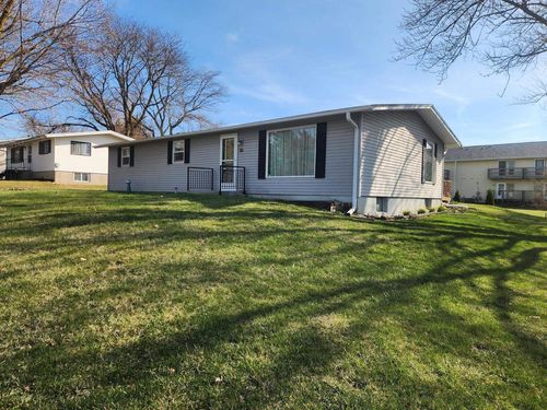 355 May St, Platteville, WI, 53818-2806 | Card Image