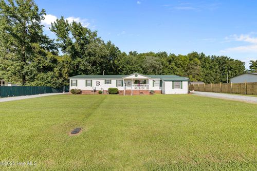 88 Holiday Ln, Newton Grove, NC, 28366-6463 | Card Image