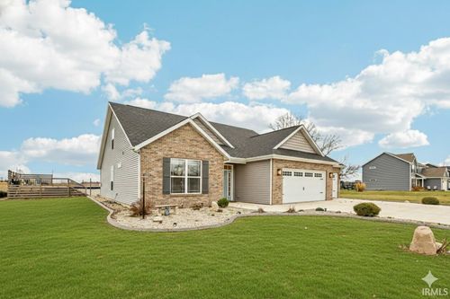 5569 Sandstone Avenue, Kokomo, IN, 46901-8853 | Card Image