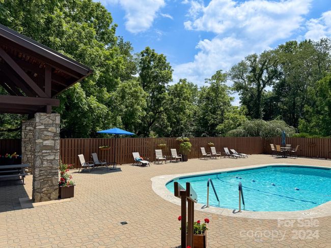 460 Crowfields Dr, Condo with 3 bedrooms, 3 bathrooms and null parking in Asheville NC | Image 27