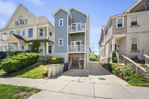 3-1641 N Franklin Place, Milwaukee, WI, 53202 | Card Image