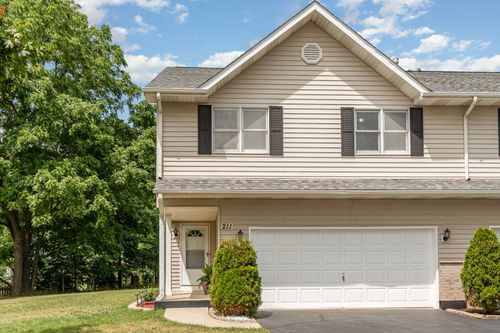 211 Lorien Ct, East Dundee, IL, 60118-1449 | Card Image