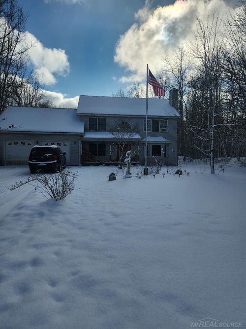 5179 Howard Rd Road, Kimball Township, MI, 48074 | Card Image