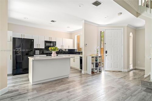 21024 Ne 34th Ct, Aventura, FL, 33180-3586 | Card Image