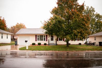 1630 S Benton Ave, House other with 3 bedrooms, 1 bathrooms and null parking in MARSHALL MO | Image 2