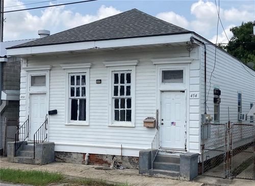 452 54 Jackson Avenue, New Orleans, LA, 70130 | Card Image