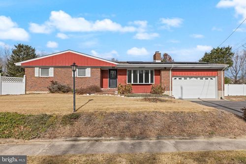 745 W Clayton Ave, Clayton, NJ, 08312-1728 | Card Image