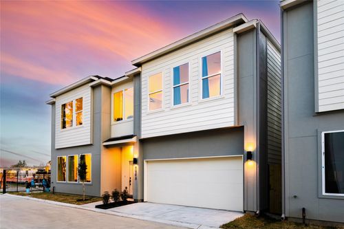 8907 Knoll Branch Dr, Houston, TX, 77080-2223 | Card Image
