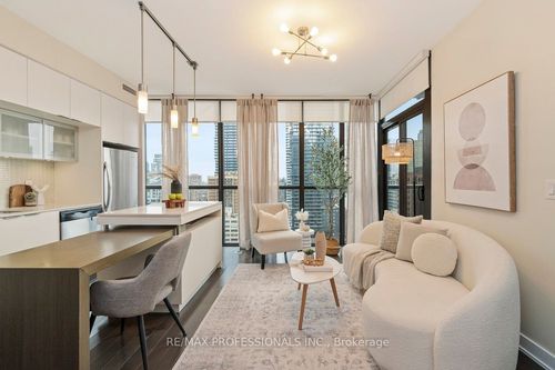 2404-110 Charles Street E, Toronto, ON, M4Y1T5 | Card Image