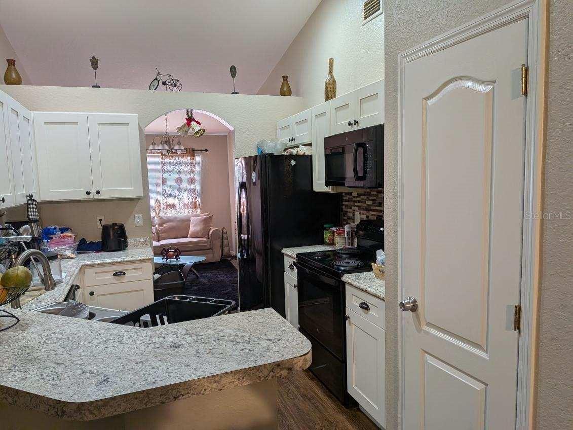 Residential in POINCIANA 3