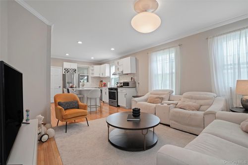 1-55 Ramsey Ave, Yonkers, NY, 10701-5633 | Card Image