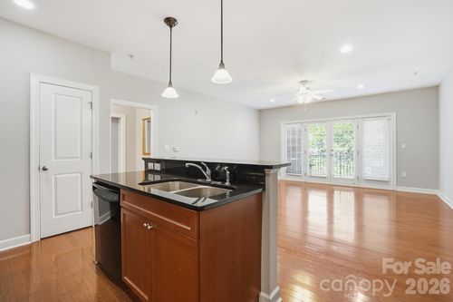 204-1829 Kenilworth Ave, Charlotte, NC, 28203-6119 | Card Image