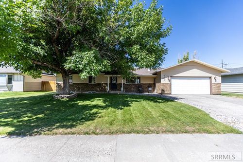 2405 Mesa St, Idaho Falls, ID, 83401-3368 | Card Image