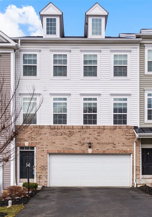 141 Robert St, Imperial, PA, 15126-3704 | Card Image