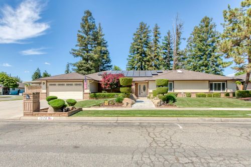1570 W Warner Ave, Fresno, CA, 93711-1456 | Card Image