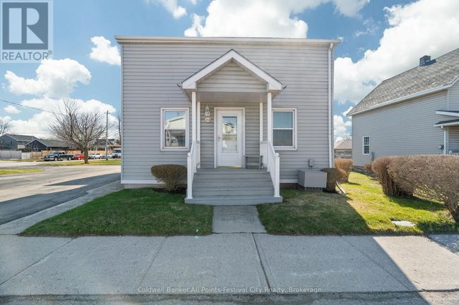 264 Huron Rd, House other with 3 bedrooms, 2 bathrooms and 22 parking in Goderich ON | Image 5