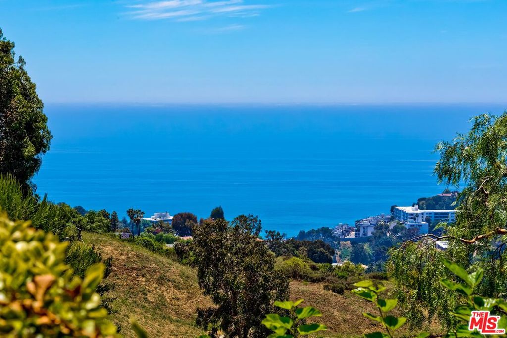 Residential Lease in Pacific Palisades 2