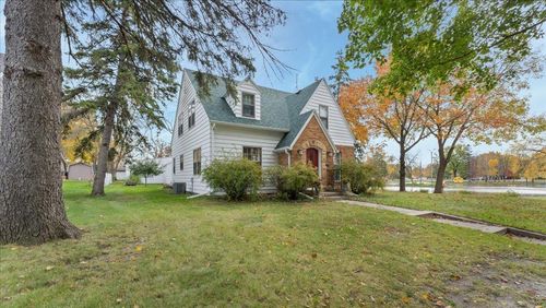 817 Maple St, Alexandria, MN, 56308-1925 | Card Image