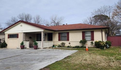 242 W Cober Dr, Grand Prairie, TX, 75051-4082 | Card Image