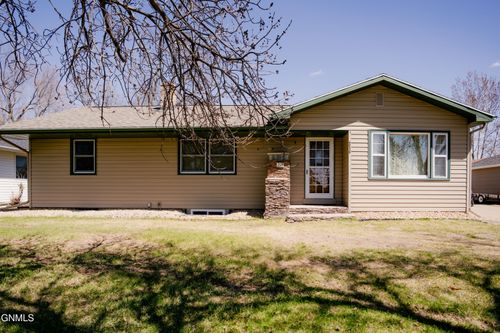 218 11th Ave Ne, Jamestown, ND, 58401-3734 | Card Image