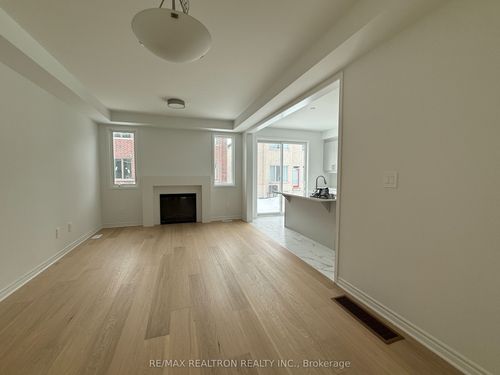 21 Moss Drive, Markham, ON, L6C3S8 | Card Image