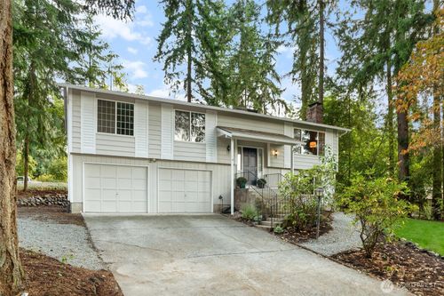 329 Point Fosdick Pl Nw, Gig Harbor, WA, 98335-7859 | Card Image