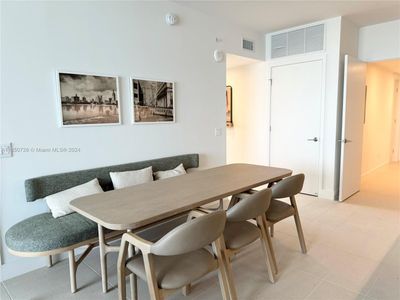 3616 - 601 Ne 1st Ave, Condo with 3 bedrooms, 3 bathrooms and null parking in Miami FL | Image 3