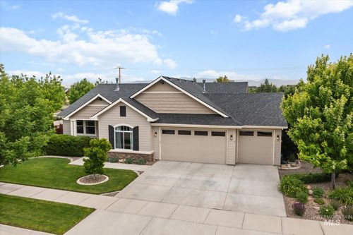2074 N Foudy Ave, Eagle, ID, 83616-7326 | Card Image
