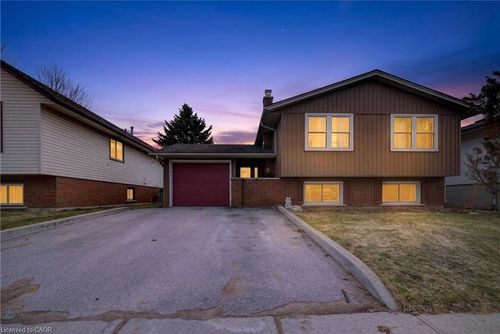 7 Sanderson Dr, Guelph, ON, N1H6T7 | Card Image