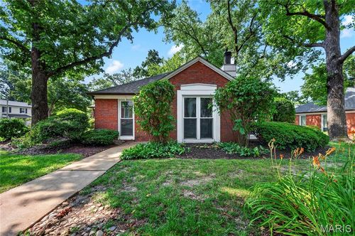 725 Berick Dr, Saint Louis, MO, 63132-4903 | Card Image