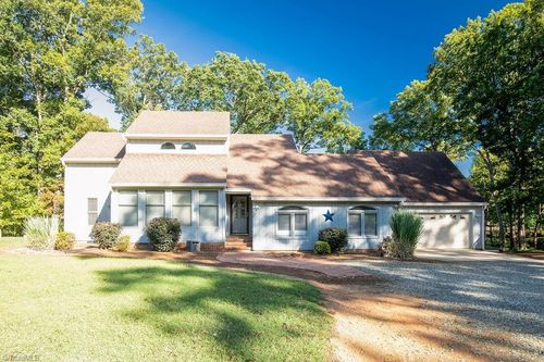 27 Hickory Trl, Thomasville, NC, 27360-9671 | Card Image