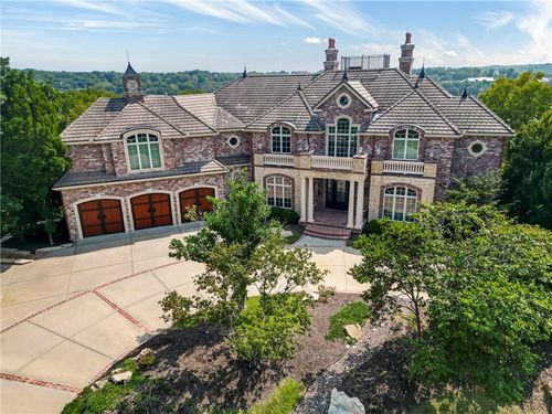 27596 W Highland Cir, Olathe, KS, 66061-8423 | Card Image