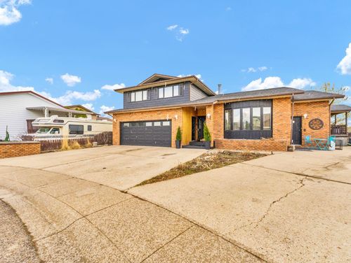 13 Calder Green Se, Medicine Hat, AB, T1B3K6 | Card Image