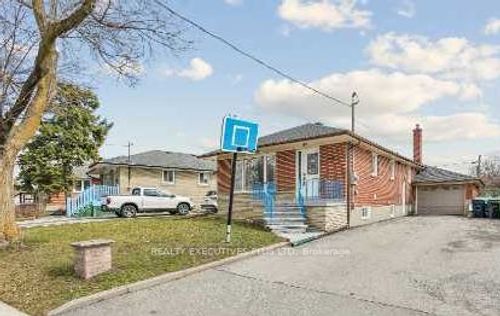 15 Dittmer Crescent, Etobicoke, ON, M9W4P7 | Card Image