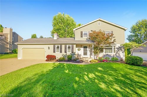 1112 Ledgebrook Dr, Tallmadge, OH, 44278-3255 | Card Image