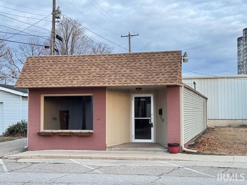 320 E 8th St, Rochester, IN, 46975-1608 | Card Image