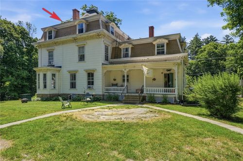 7-7 Nichols Ln, Hope Valley, RI, 02832-1709 | Card Image