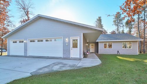 6195 Cosmos Rd, Baxter, MN, 56425-7700 | Card Image