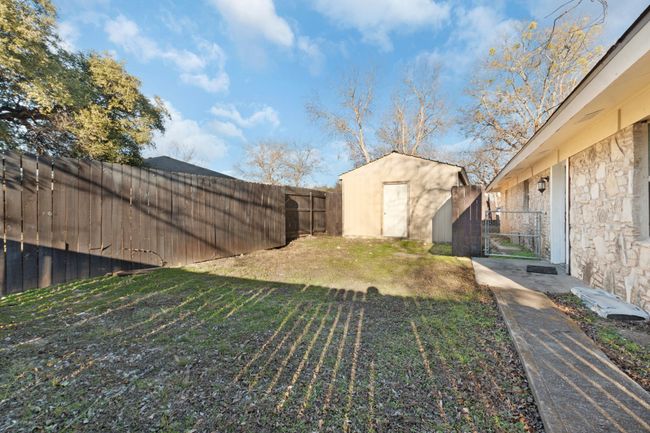801 E Avenue C, House other with 4 bedrooms, 3 bathrooms and null parking in Lampasas TX | Image 39