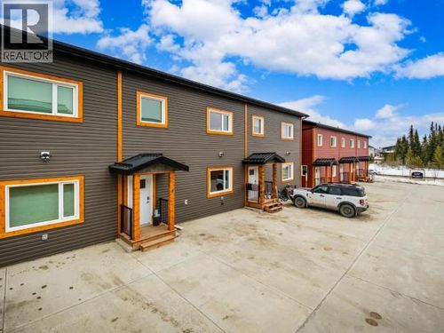 160 Leota St, Whitehorse, YT, Y1A0S8 | Card Image