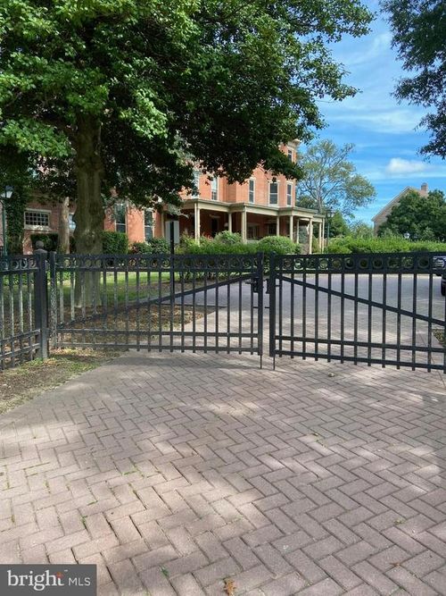 restaurant-andamp-bar-144 Kings Hwy, DOVER, DE, 19901 | Card Image