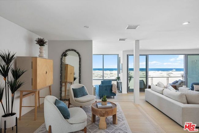APT-201 - 5205 Ocean Front Walk, Condo with 2 bedrooms, 3 bathrooms and 2 parking in Marina del Rey CA | Image 11