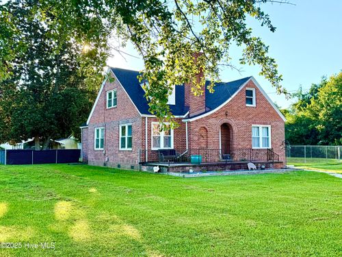 301 S Church St, Roseboro, NC, 28382-5602 | Card Image