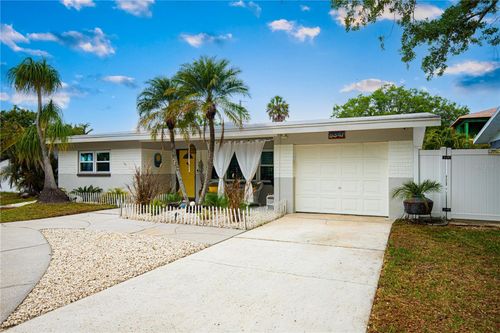 8347 41st Ave N, ST PETERSBURG, FL, 33709-3942 | Card Image