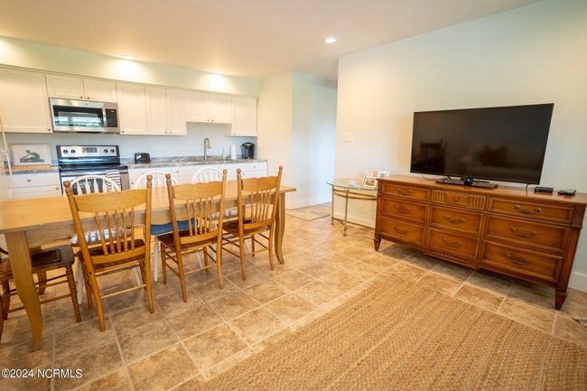 APT-15 - 109 Cedar Ln, Condo with 1 bedrooms, 1 bathrooms and null parking in Cedar Point NC | Image 7